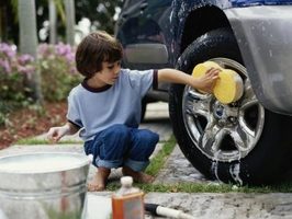 
How to Remove Scratches From Hubcaps	