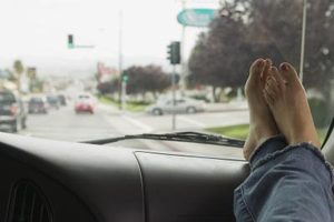 
How to Stop the Dashboard in the Car From Cracking	