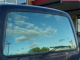 
How to Remove Glue From Windscreens	