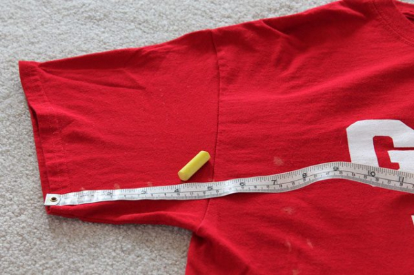 
How to Cut & Tie the Sides of a T-Shirt for Kids	