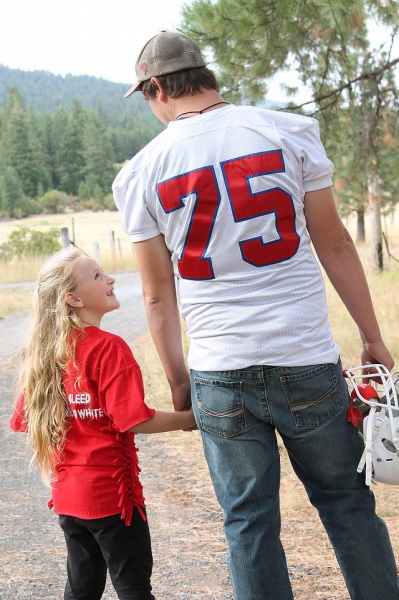 
How to Cut & Tie the Sides of a T-Shirt for Kids	